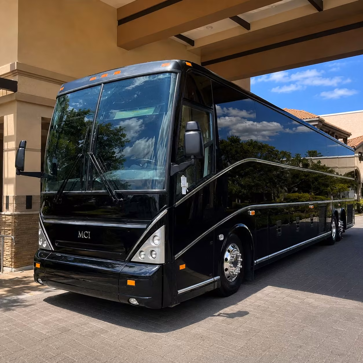 charter buses for biltmore estate concerts and festival grounds transportation